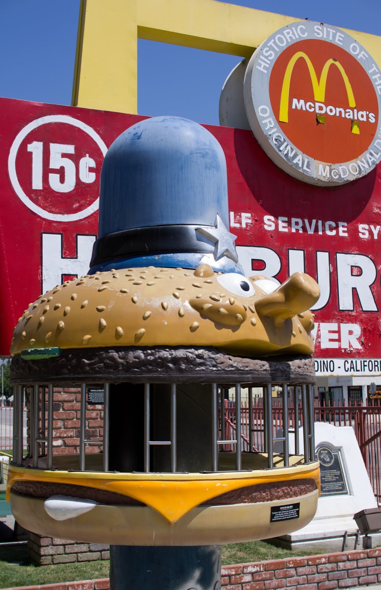 McDonalds (hamburgers) Museum - PentaxForums.com