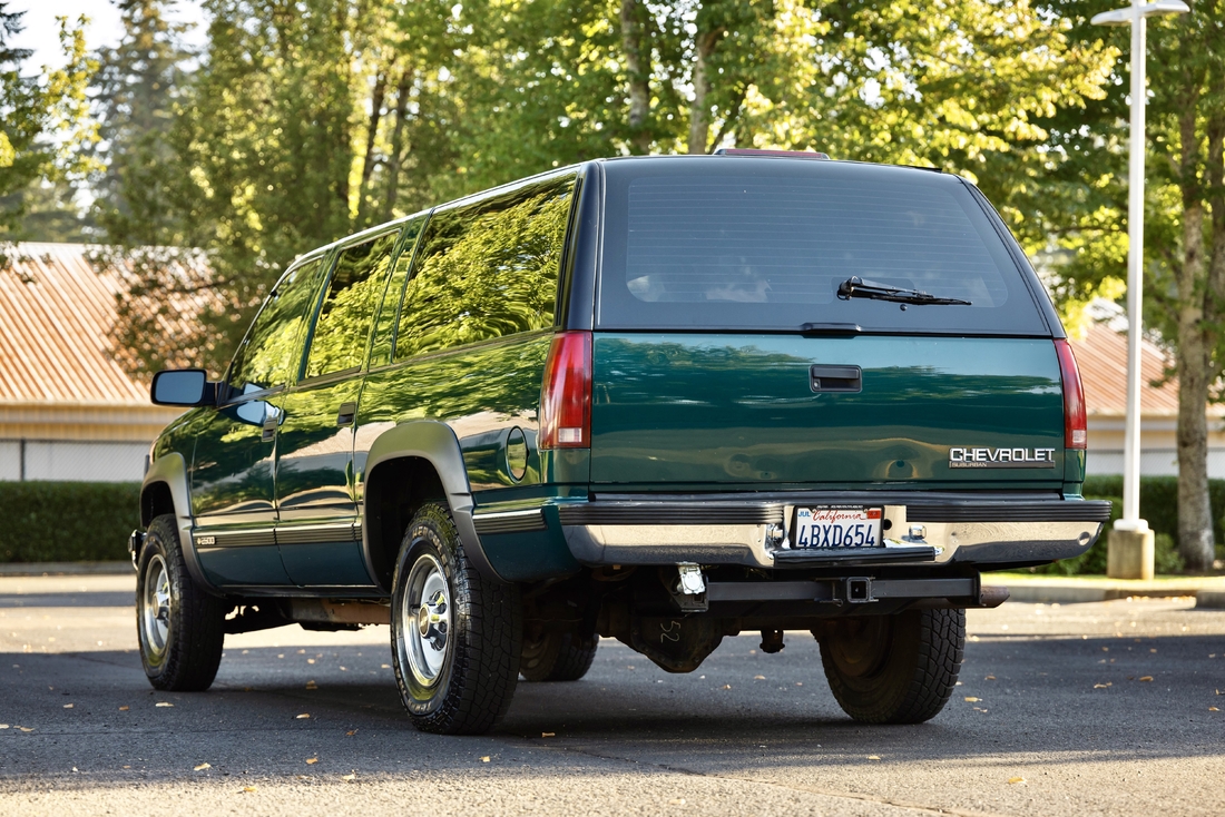 1995_Chevrolet_Suburban_007
