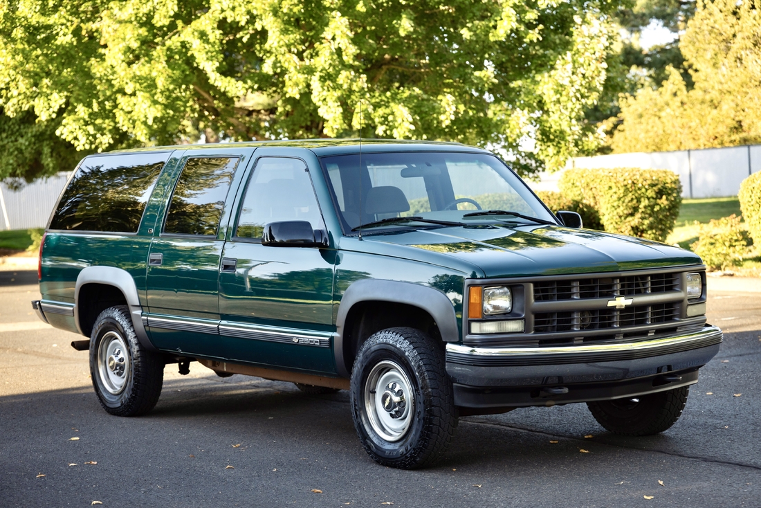 1995_Chevrolet_Suburban_013
