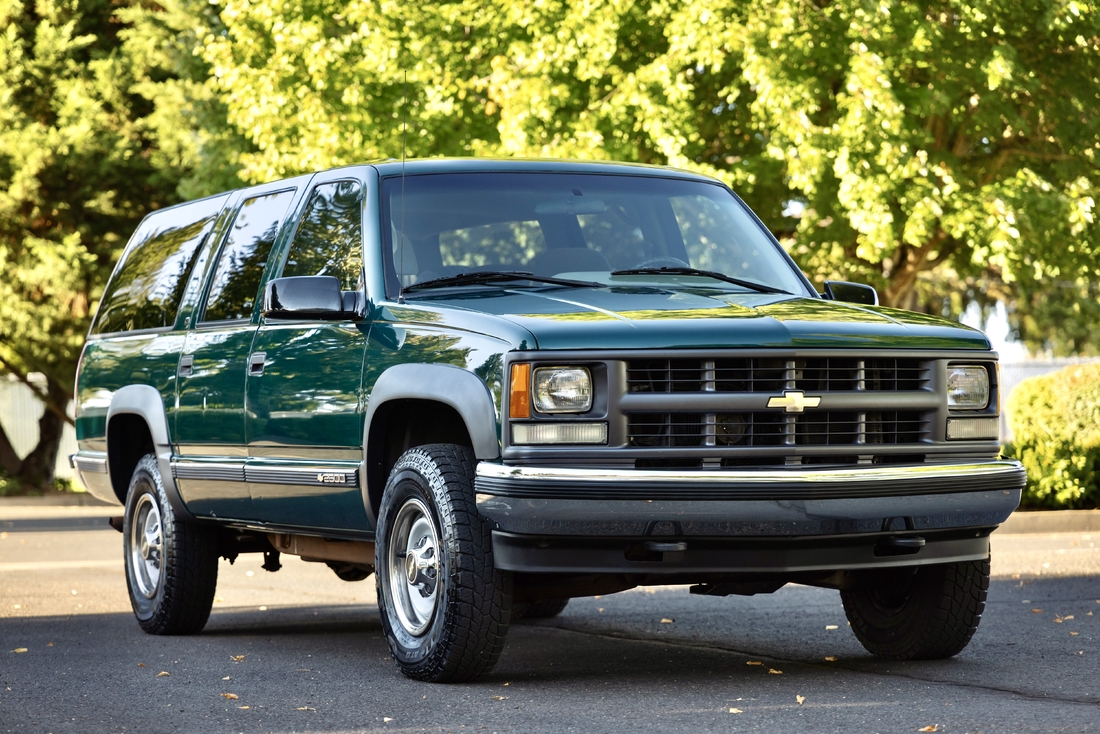 1995_Chevrolet_Suburban_014