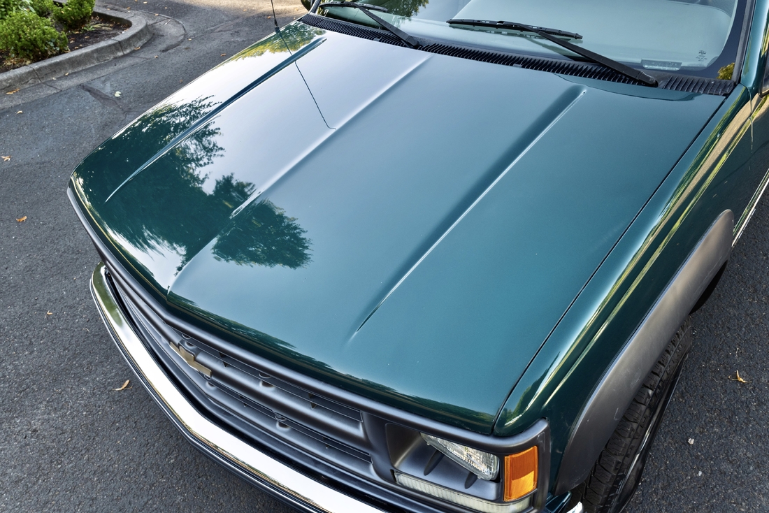1995_Chevrolet_Suburban_035
