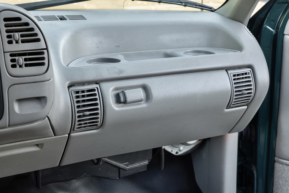 1995_Chevrolet_Suburban_090