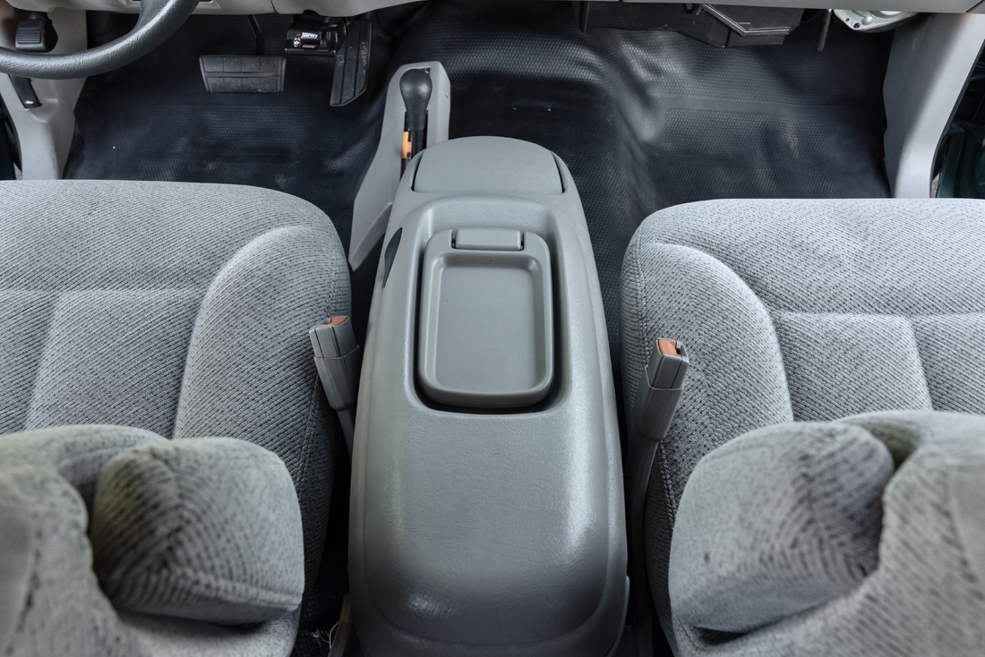 1995_Chevrolet_Suburban_092