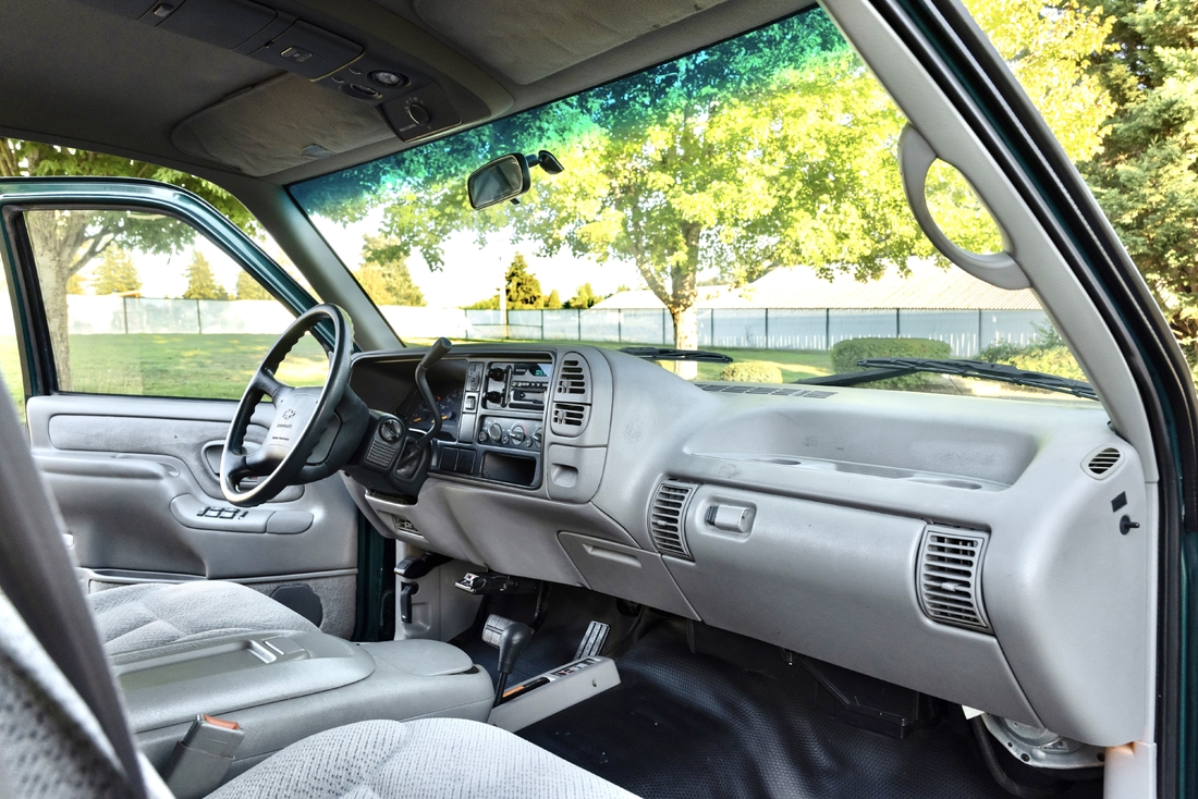 1995_Chevrolet_Suburban_100