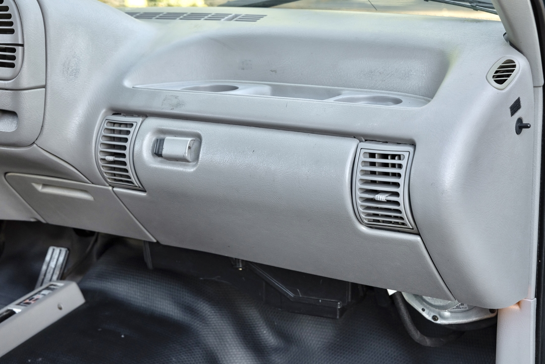 1995_Chevrolet_Suburban_102