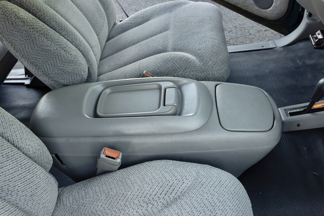 1995_Chevrolet_Suburban_106