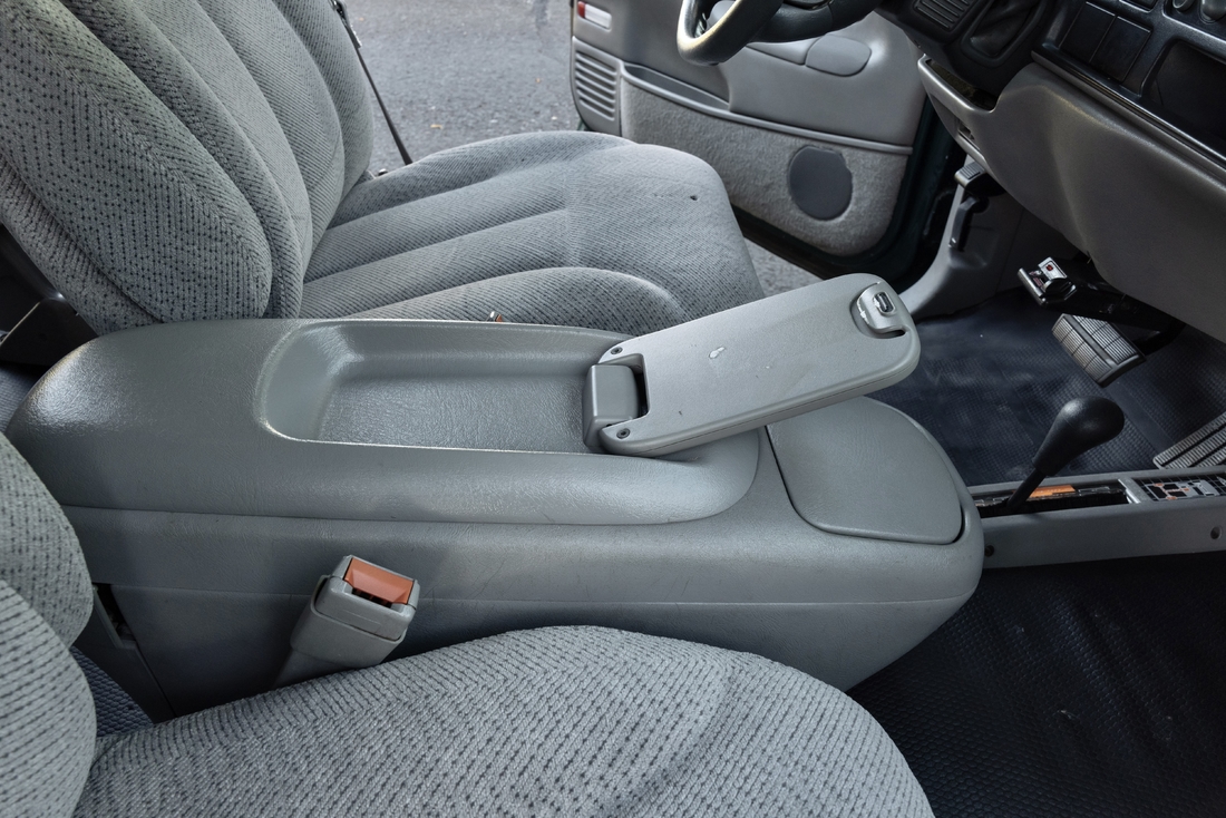 1995_Chevrolet_Suburban_108