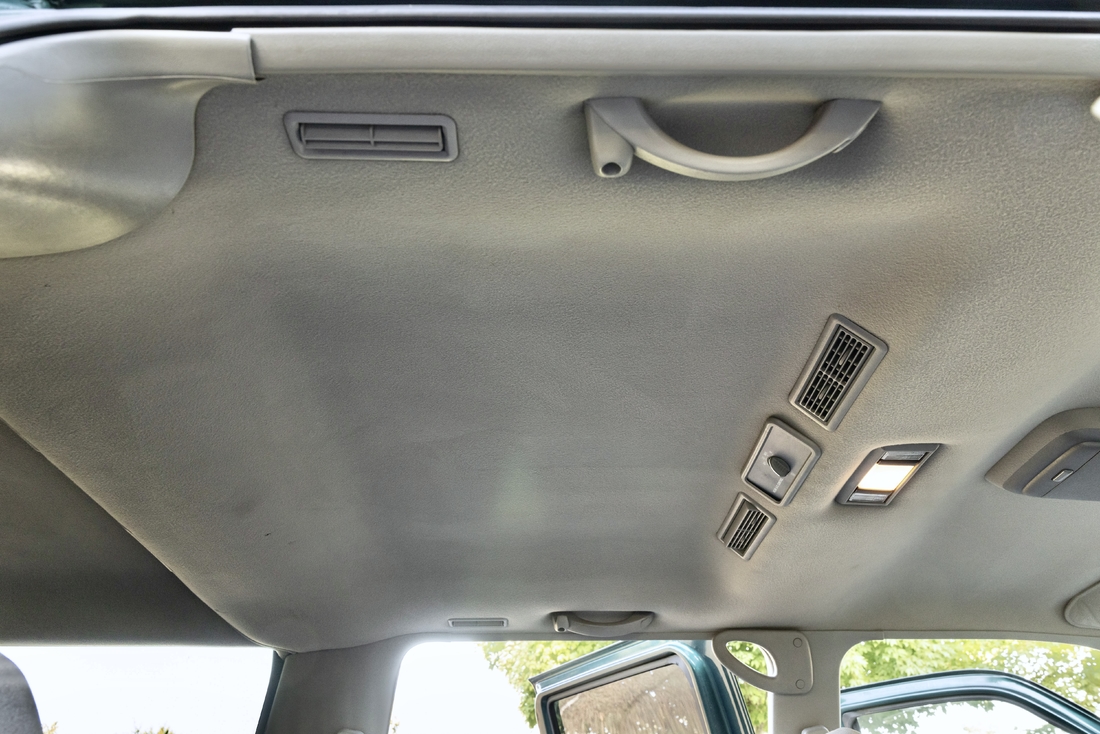 1995_Chevrolet_Suburban_116