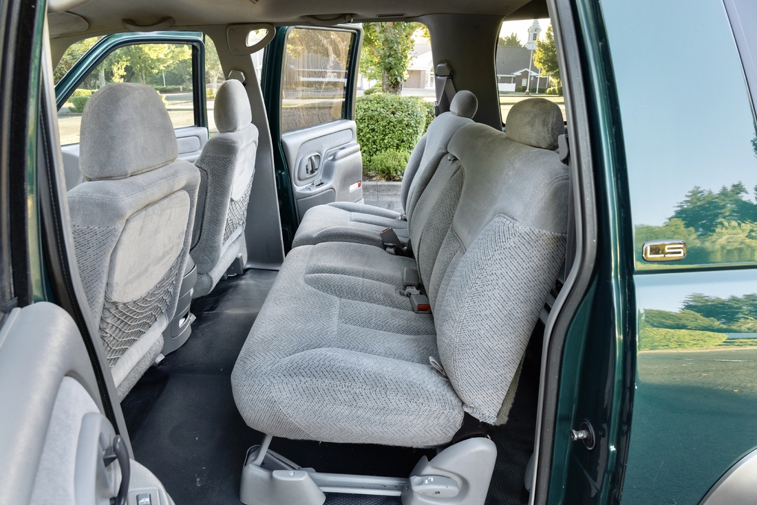 1995_Chevrolet_Suburban_120