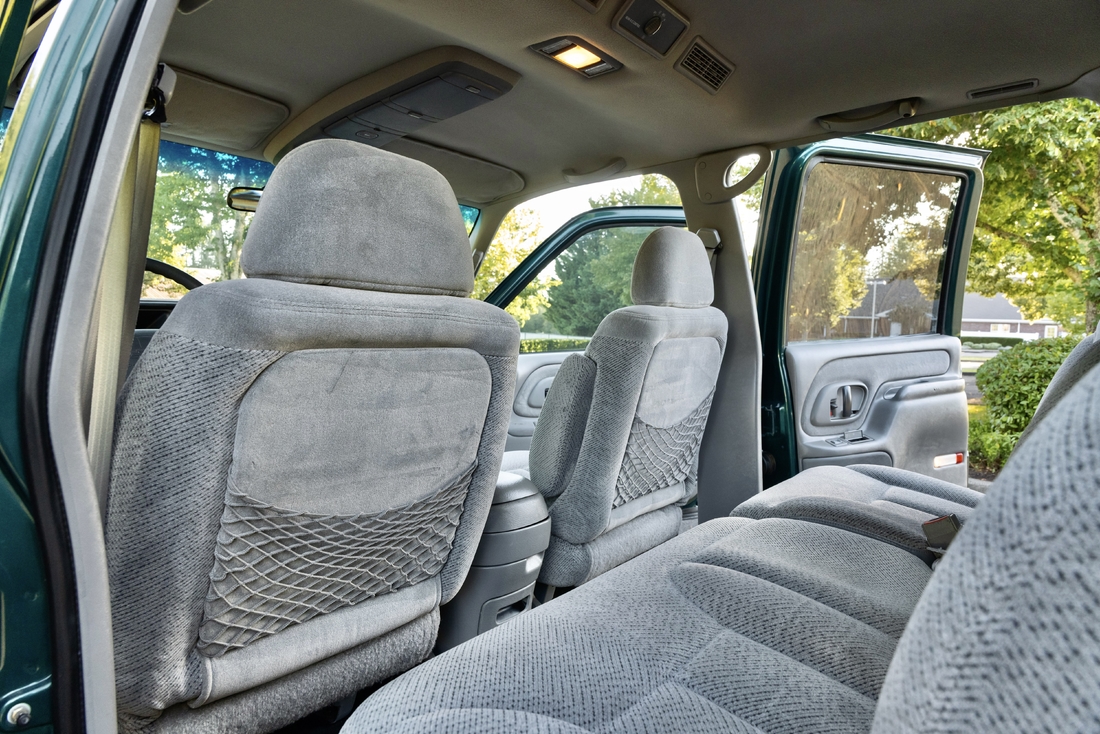 1995_Chevrolet_Suburban_121