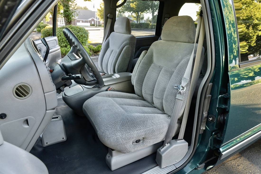1995_Chevrolet_Suburban_134