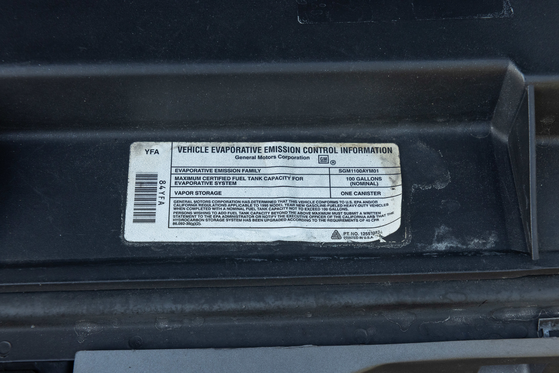 1995_Chevrolet_Suburban_154