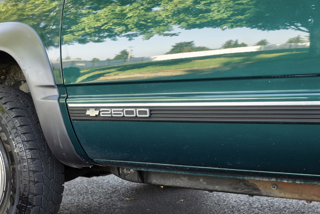 1995_Chevrolet_Suburban_164